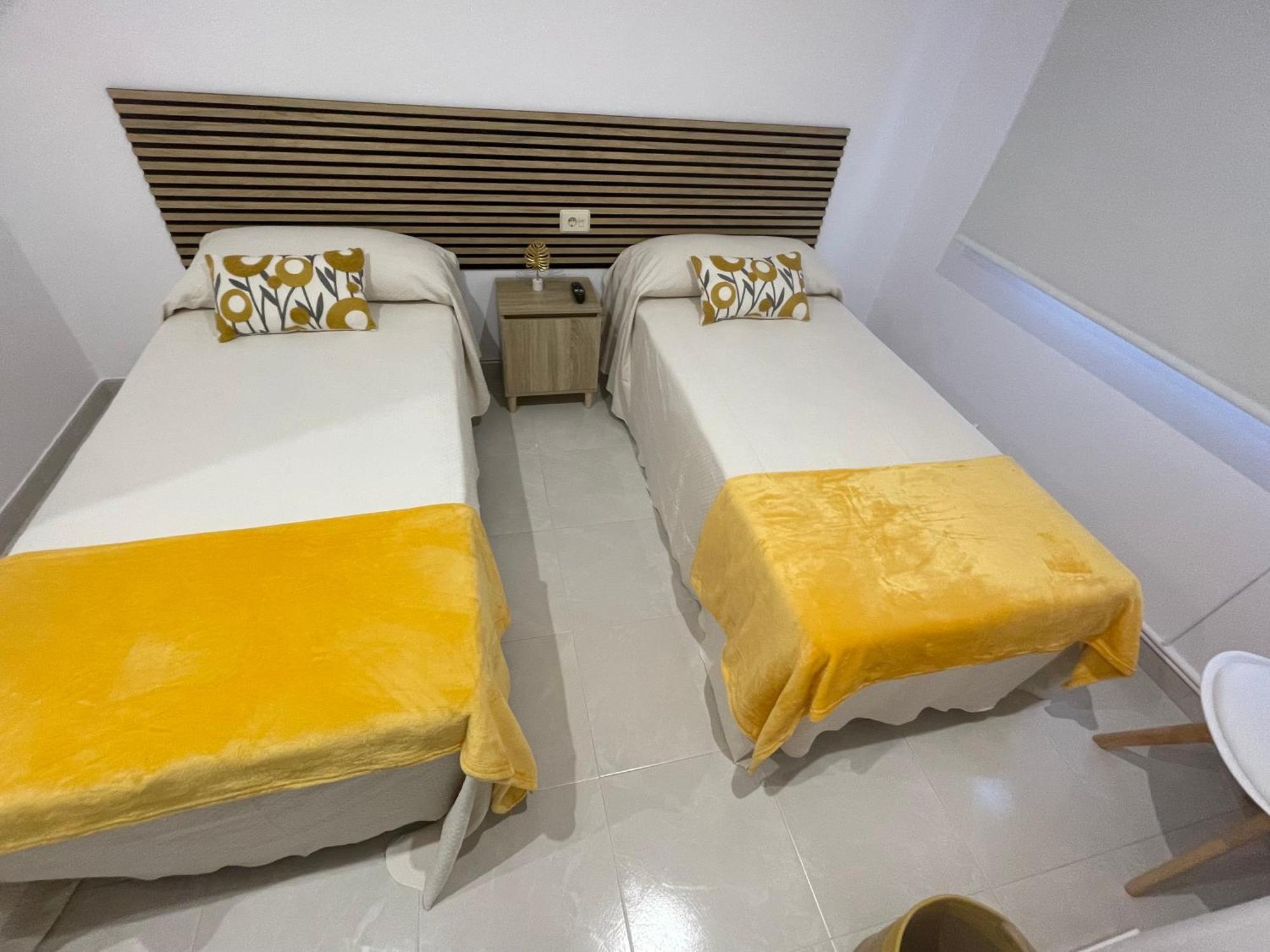 Apartamentos Demar Luis Casais O Grove Esterno foto
